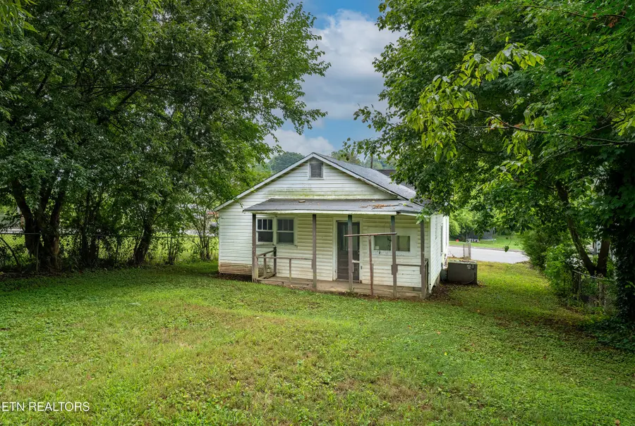 627 Siluria St, Harriman, TN 37748 - Image #3