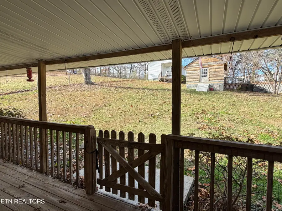 310 Hollifield Drive, Jacksboro, TN 37757 - Image #2
