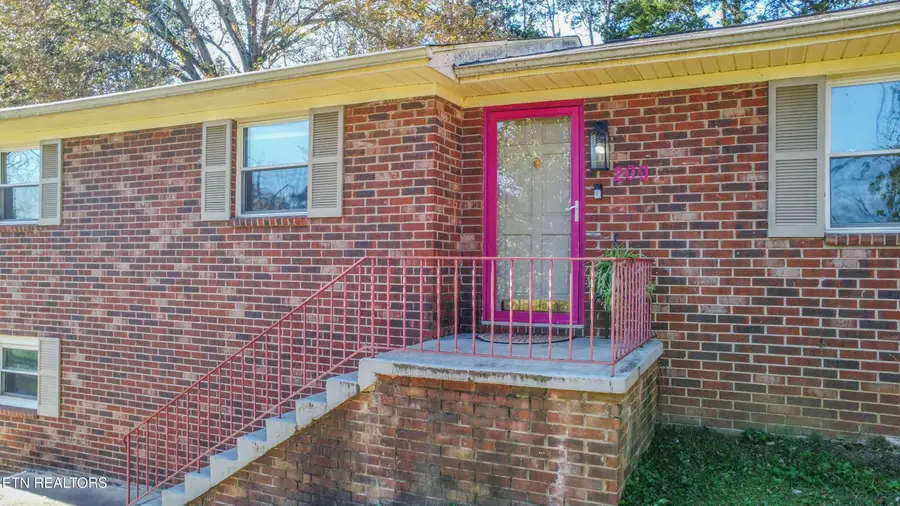 209 Engert Rd, Knoxville, TN 37922 - Image #2