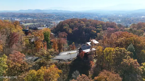 Hawks Nest Way, Sevierville, TN 37862