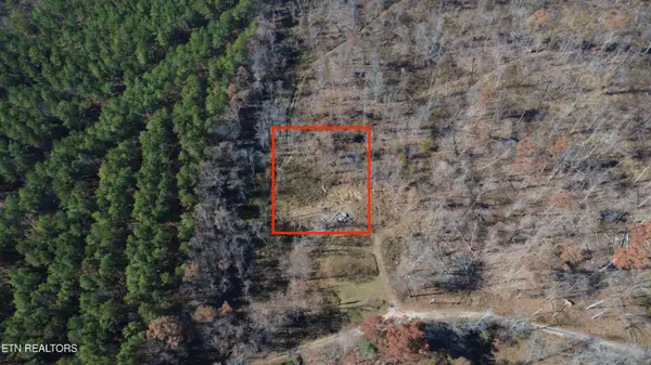 Gladys Circle, Crossville, TN 38572