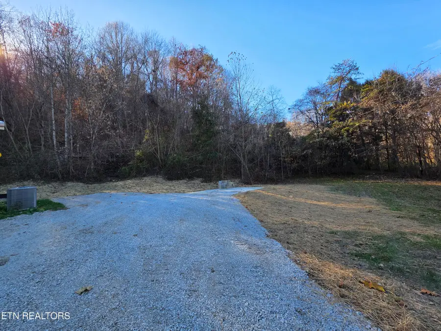 1288 Maiden Ln Lane, Jellico, TN 37762 - Image #3