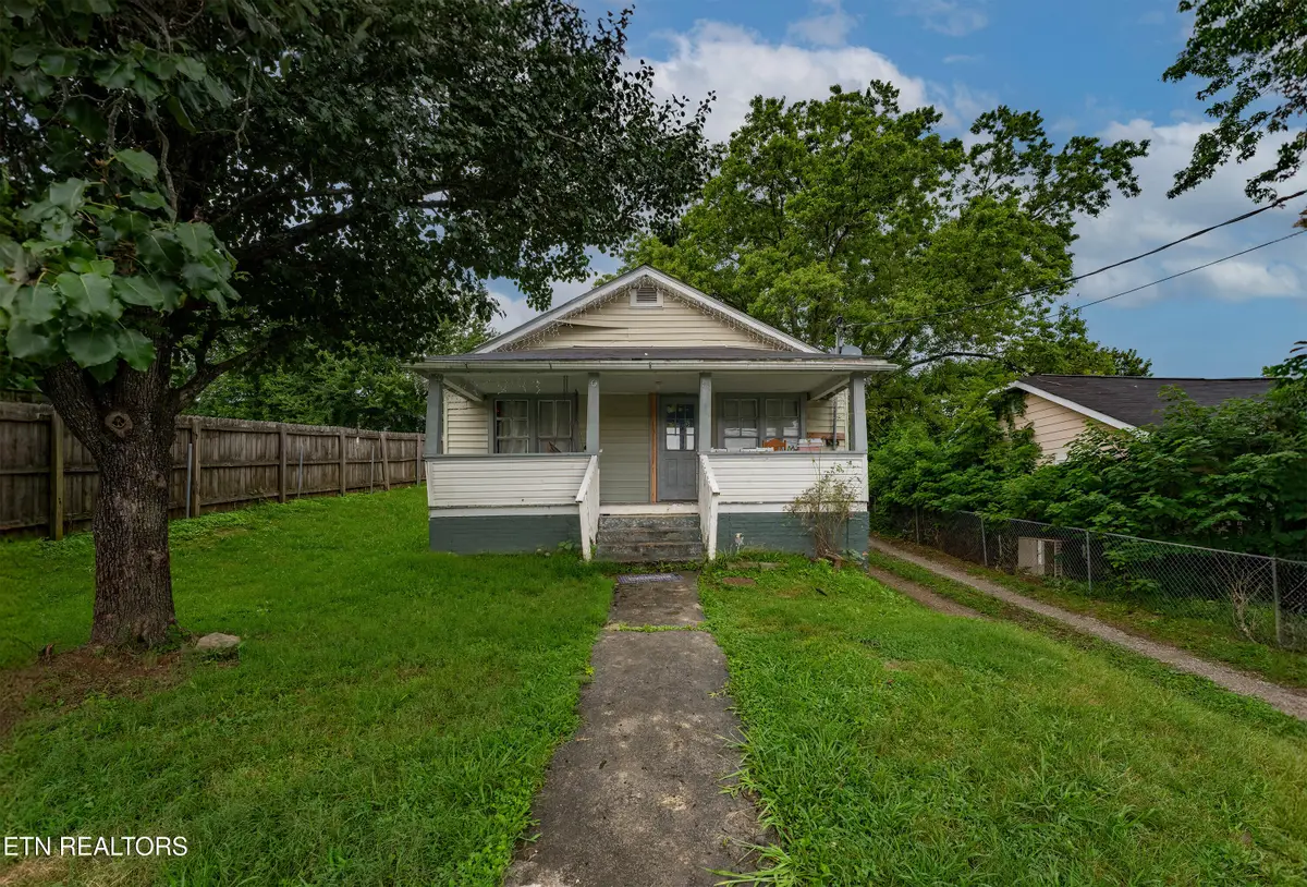 713 Unaka St, Harriman, TN 37748 - Image #1