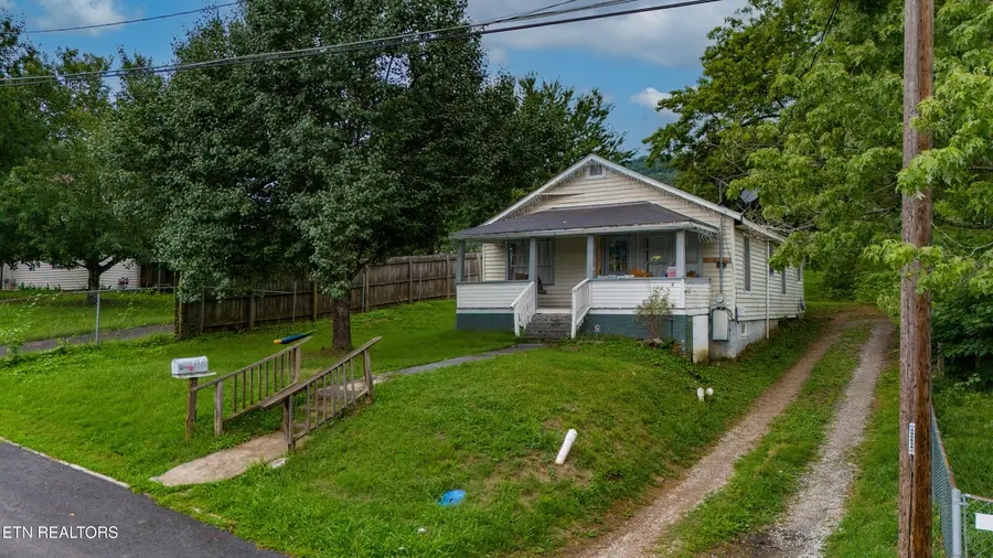 713 Unaka St, Harriman, TN 37748 - Image #2