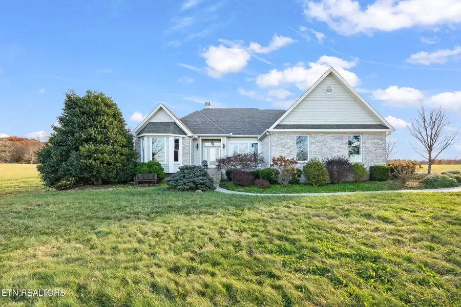 135 Austin Lane, Deer Lodge, TN 37726 - Image #2