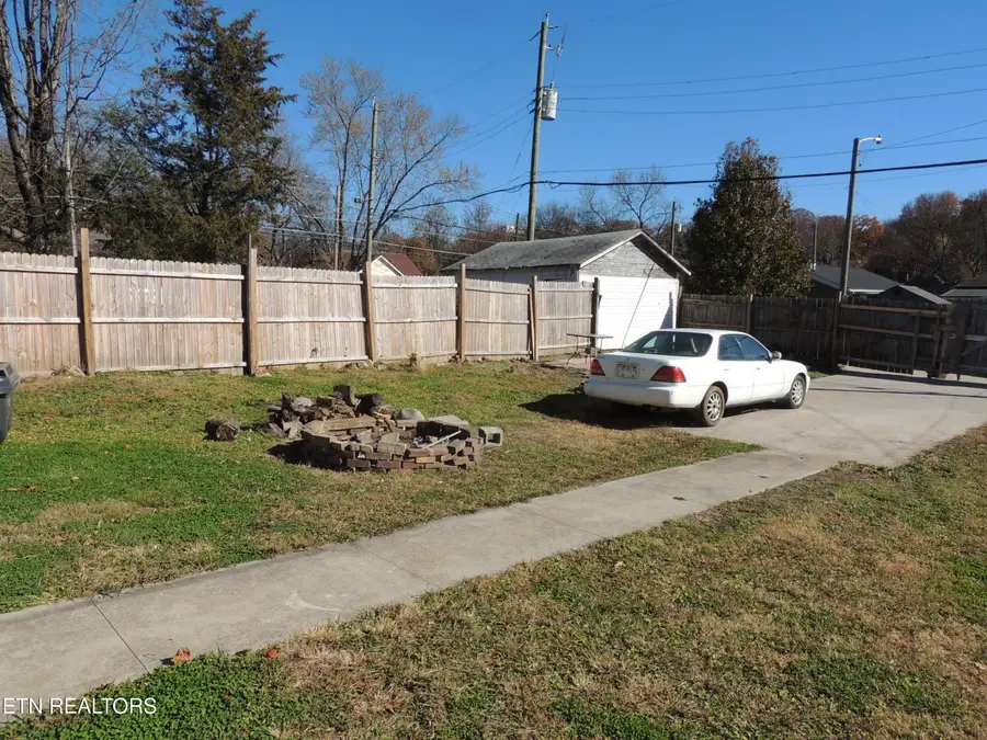 430 E Caldwell Ave, Knoxville, TN 37917 - Image #2