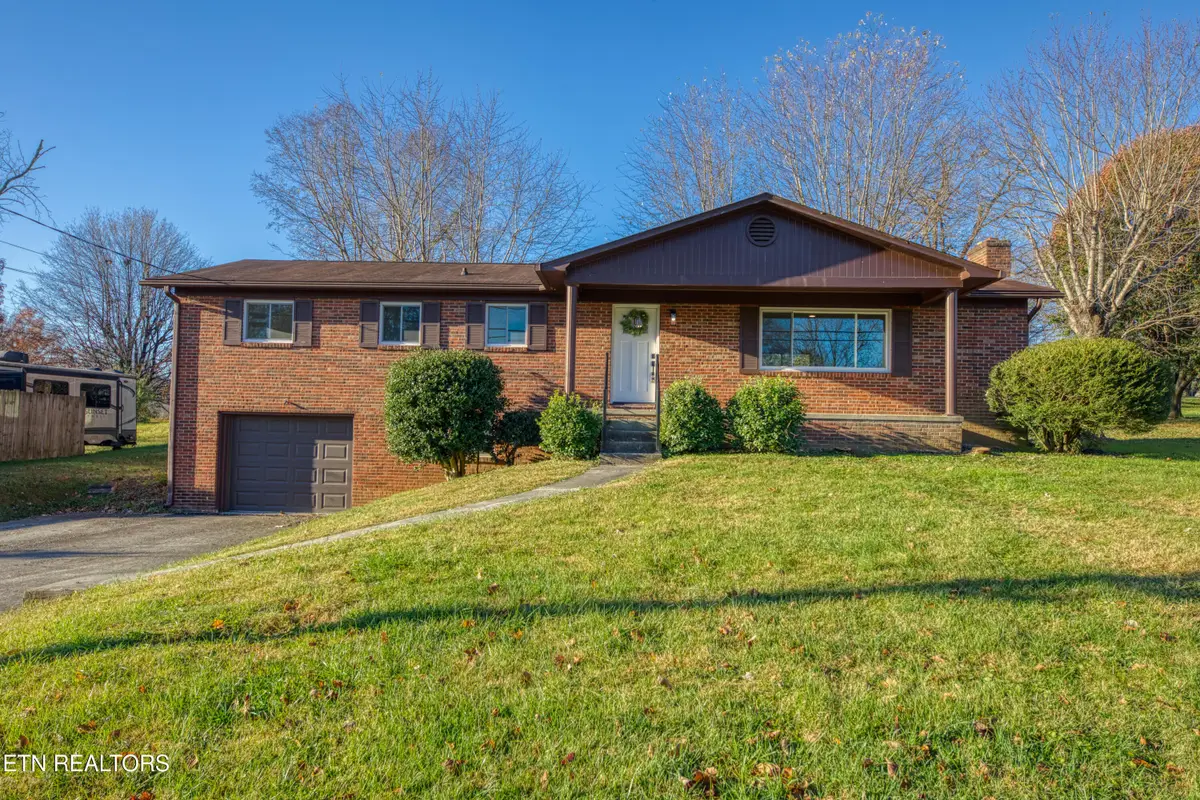 7425 Palmyra Drive, Knoxville, TN 37918 - Image #1