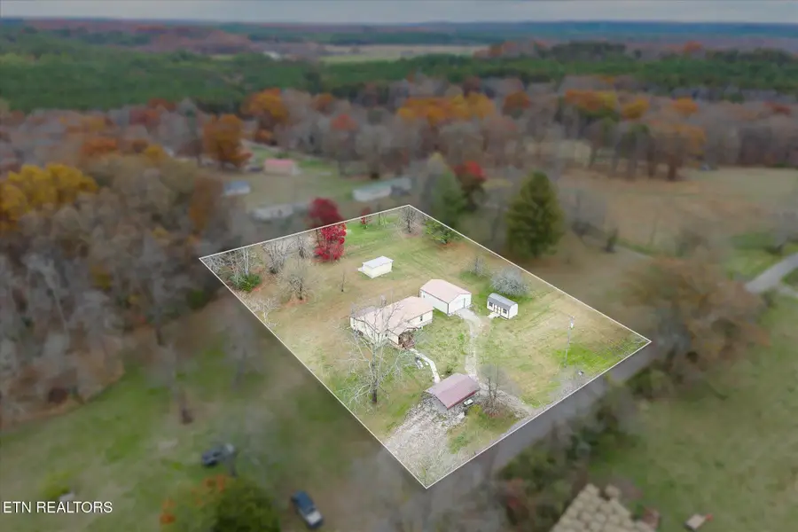 409 W Loop Rd, Sparta, TN 38583 - Image #2