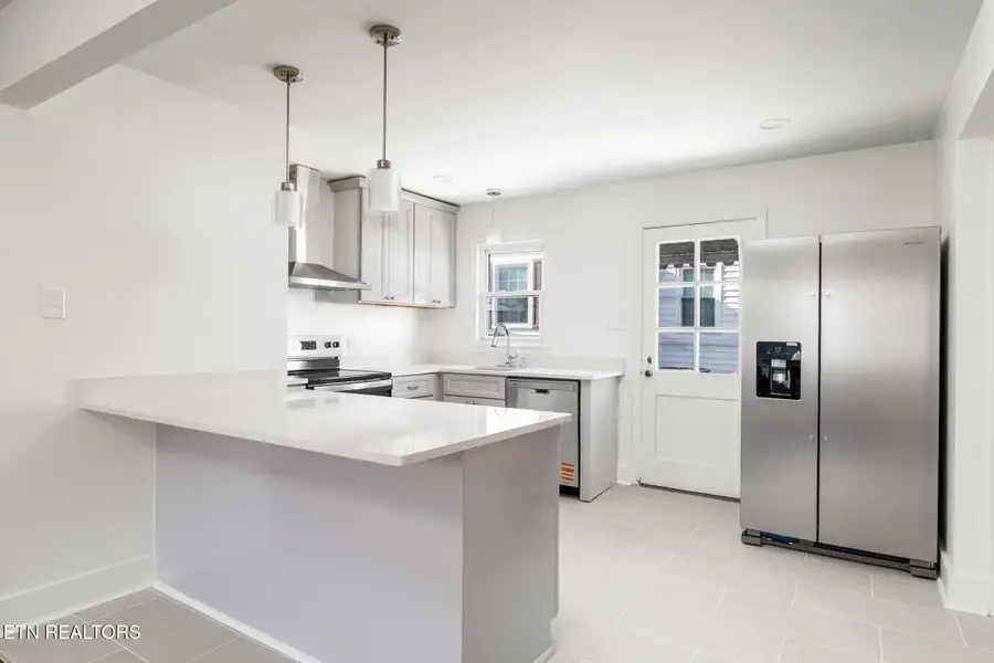 921 Shamrock Ave, Knoxville, TN 37917 - Image #2