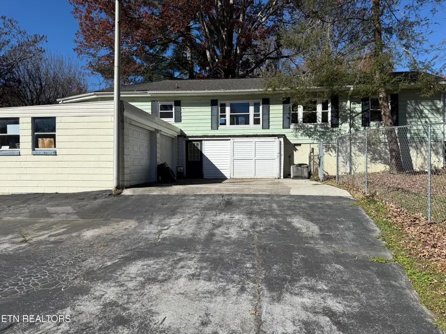 3502 NE Andrew Place, Knoxville, TN 37917 - Image #2