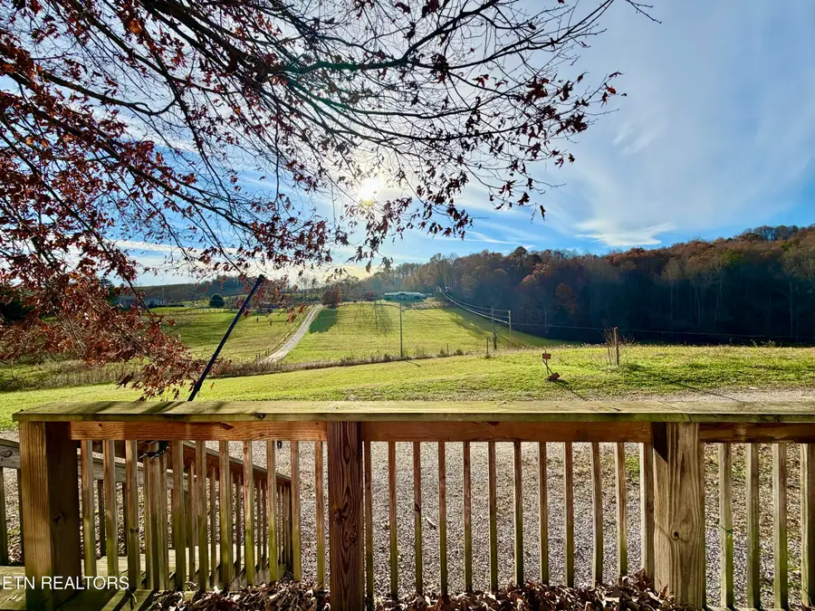 303 Robertson Lane, Speedwell, TN 37870 - Image #3