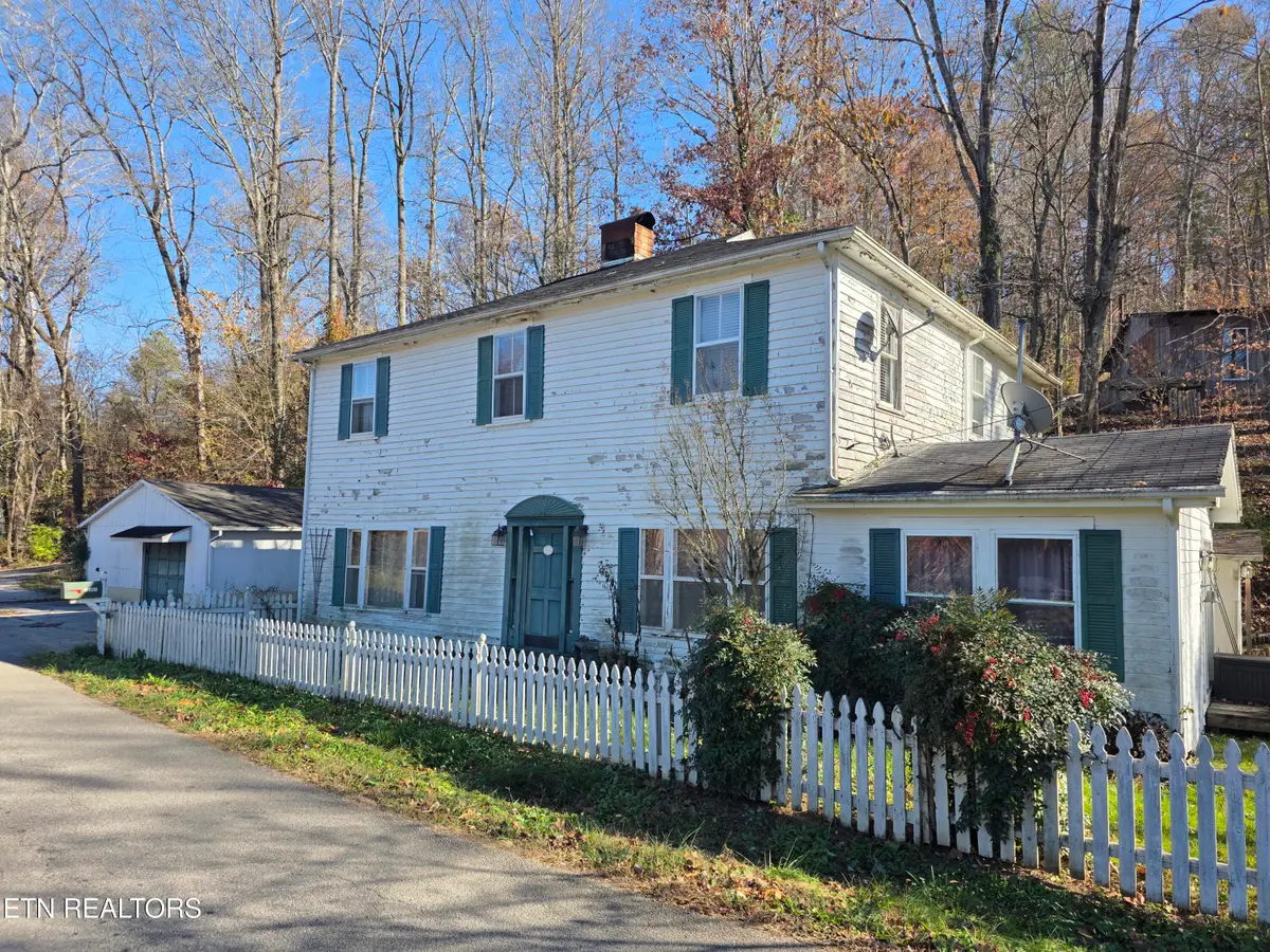 12184 Paw Paw Plains Rd, Lenoir City, TN 37771 - Image #1