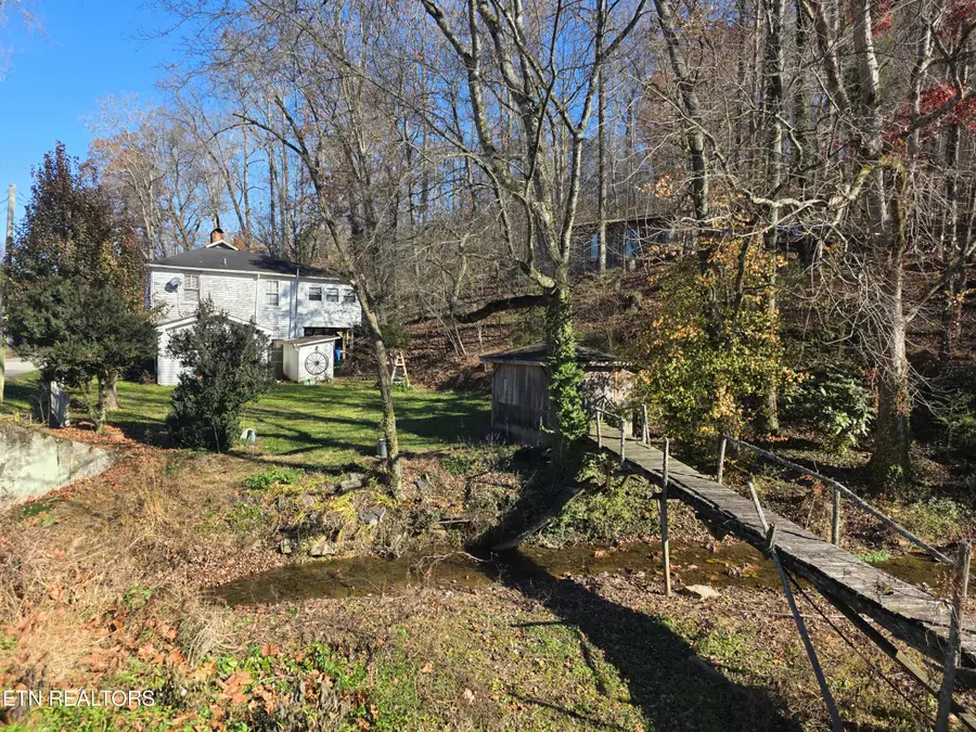 12184 Paw Paw Plains Rd, Lenoir City, TN 37771 - Image #2