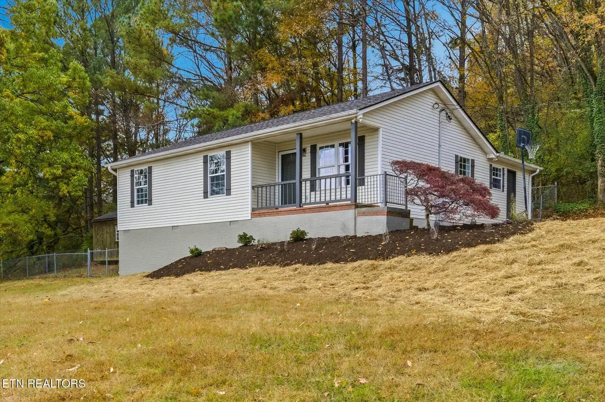 1212 Karnes Ave, Knoxville, TN 37917 - Image #1