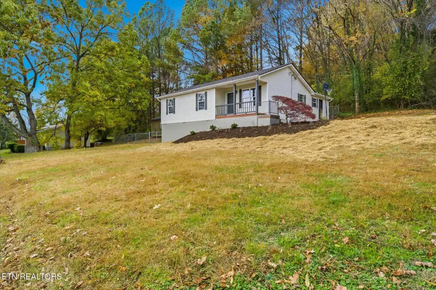 1212 Karnes Ave, Knoxville, TN 37917 - Image #2