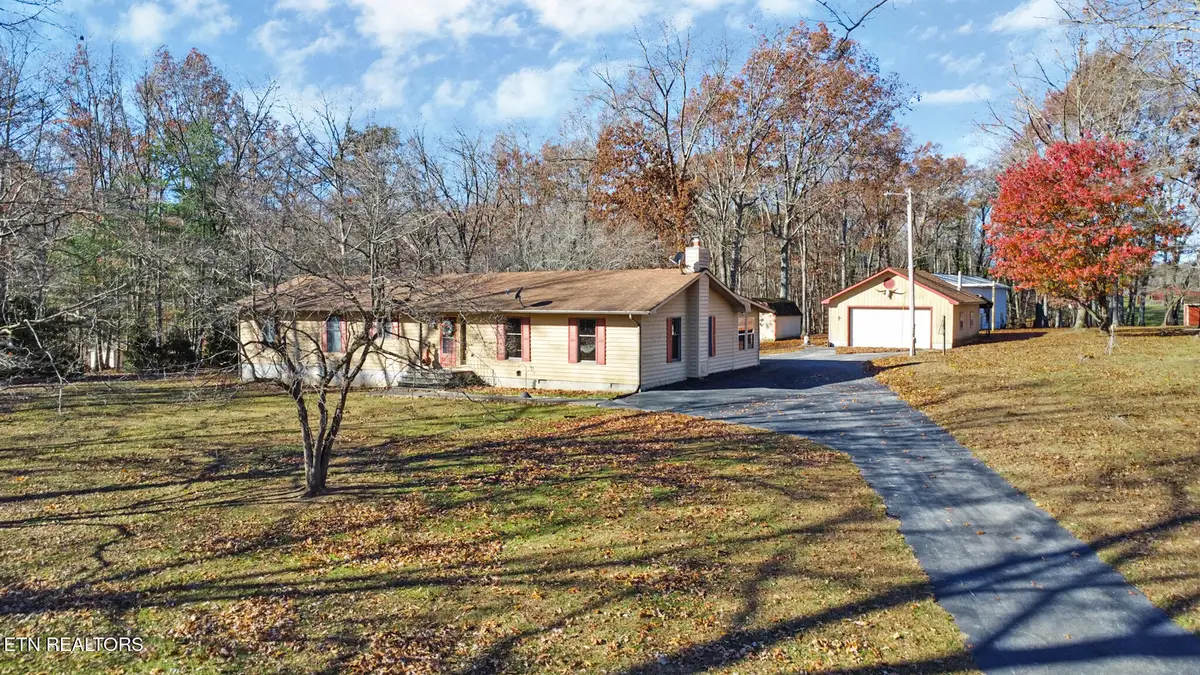 370 Red Brush Drive, Crossville, TN 38555 - Image #1