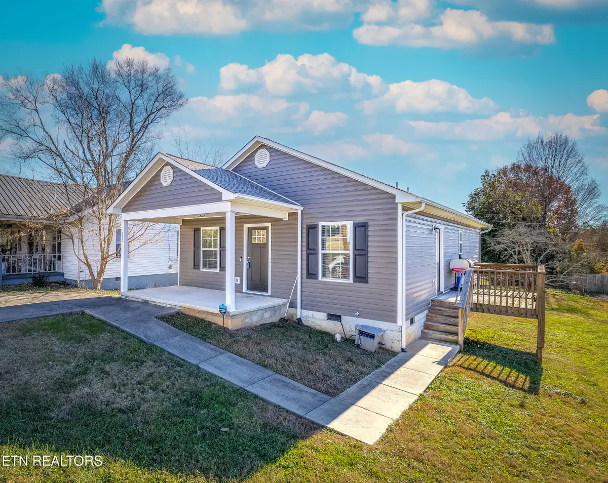 520 Midlake Drive, Knoxville, TN 37918 - Image #1