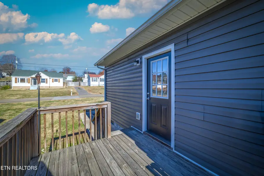 520 Midlake Drive, Knoxville, TN 37918 - Image #3