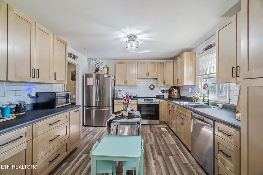 500 Crestview Drive, Lenoir City, TN 37772 - Image #3