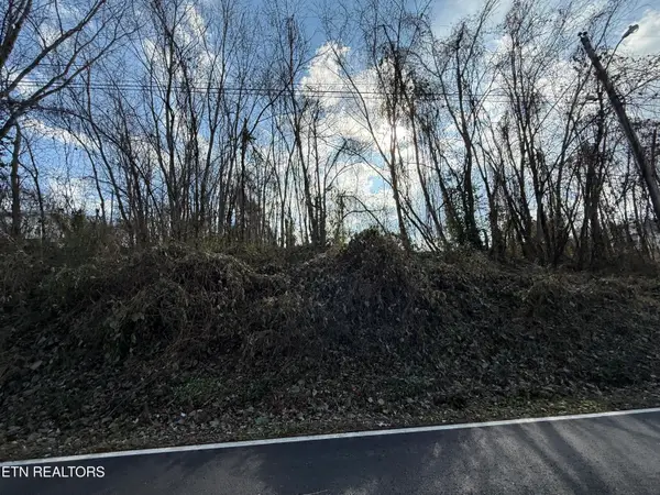 Jacksboro Station Rd, Jacksboro, TN 37757