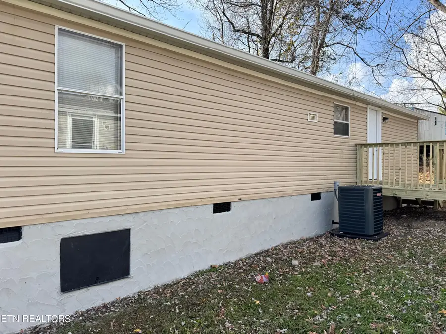 205 Royal St, Clinton, TN 37716 - Image #2