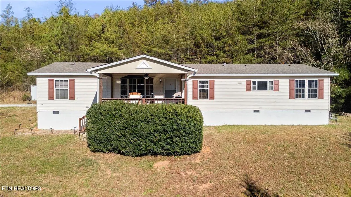 916 Scenic River Rd, Madisonville, TN 37354 - Image #1