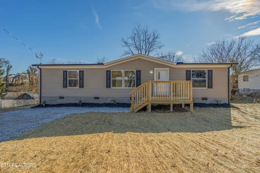 516 Henderson St, Harriman, TN 37748 - Image #2