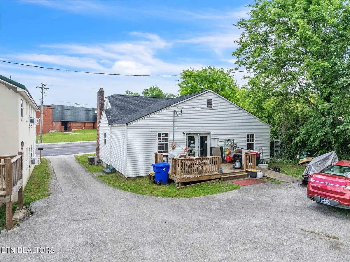 N 929 N Roane St St, Harriman, TN 37748 - Image #1