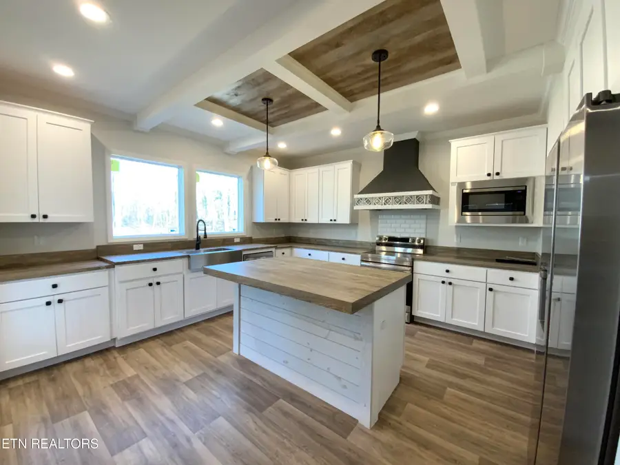 436 Pilot Mountain Rd, Lancing, TN 37770 - Image #2