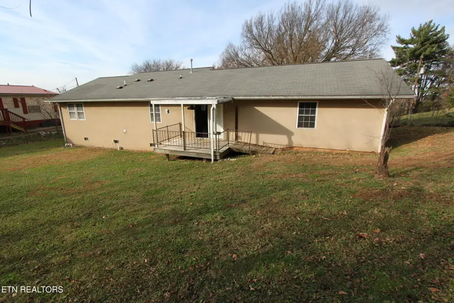 150 Osborne St, Loudon, TN 37774 - Image #2
