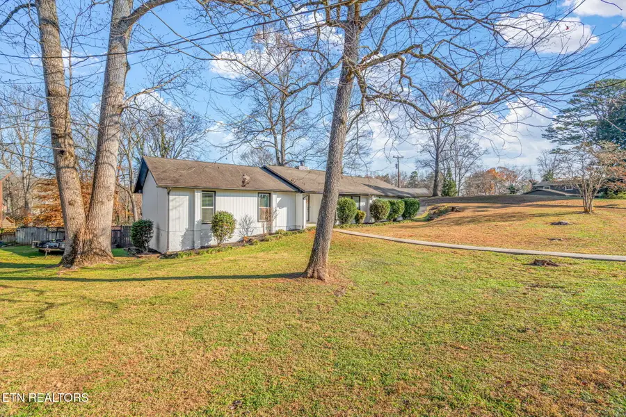 115 Lake Circle, Harriman, TN 37748 - Image #2
