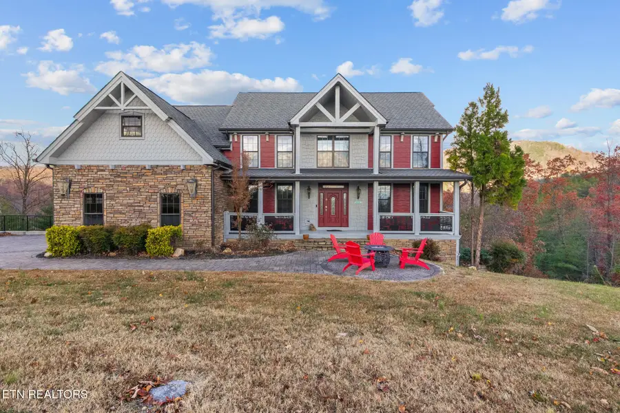 2968 Smoky Bluff Tr, Sevierville, TN 37862 - Image #2
