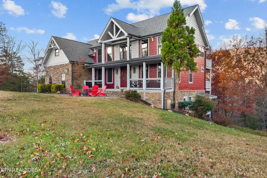 2968 Smoky Bluff Tr, Sevierville, TN 37862 - Image #3