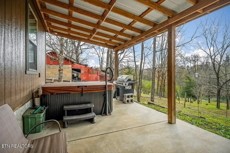 301 W Everett St, Sparta, TN 38583 - Image #2