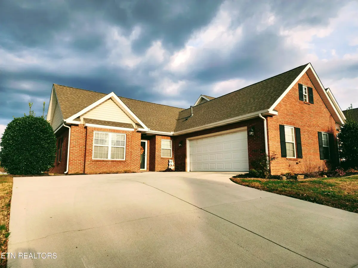 7038 Winter Oaks Way, Knoxville, TN 37918 - Image #1