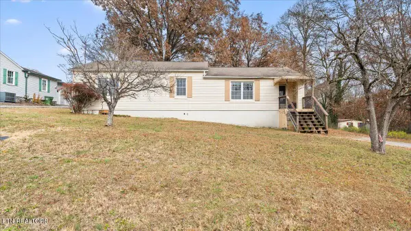 6712 Kern Rd, Knoxville, TN 37918