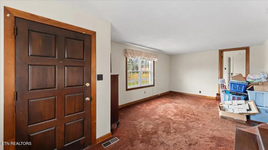 6712 Kern Rd, Knoxville, TN 37918 - Image #3