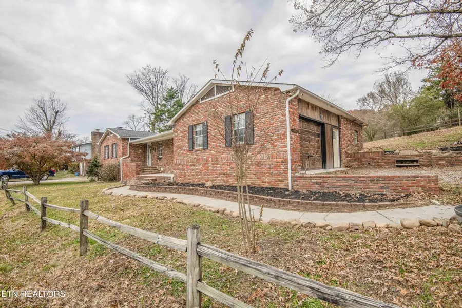 246 Old Blacksferry Lane, Clinton, TN 37716 - Image #2