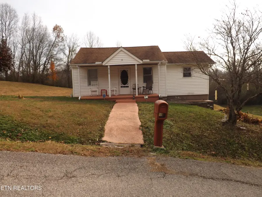 511 W Iron St, Lafollette, TN 37766 - Image #3