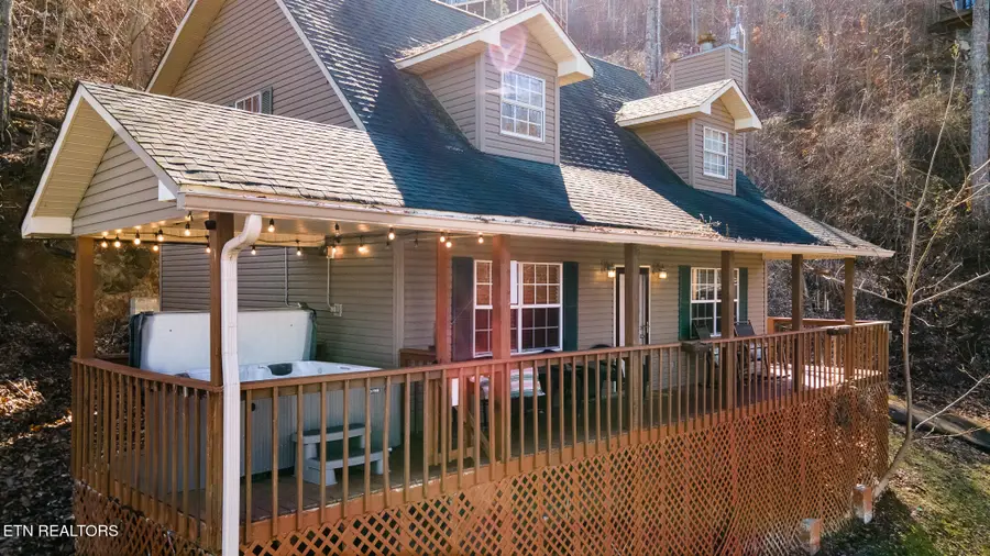 609 Sunset Lane, Gatlinburg, TN 37738 - Image #2