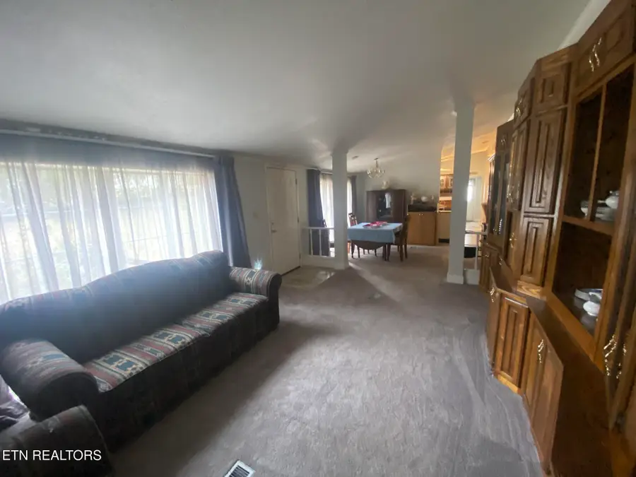 425 Lake Harbor Drive, Kingston, TN 37763 - Image #2