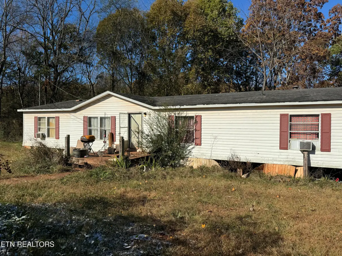 4232 Sweetwater Vonore Rd, Sweetwater, TN 37874 - #1