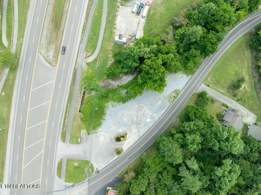 7018 E Lamar Alexander Pkwy, Townsend, TN 37882 - Image #2