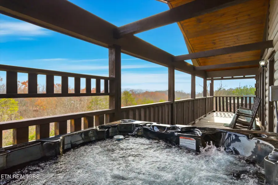 2016 Oakmont Dr Drive, Sevierville, TN 37876 - Image #2