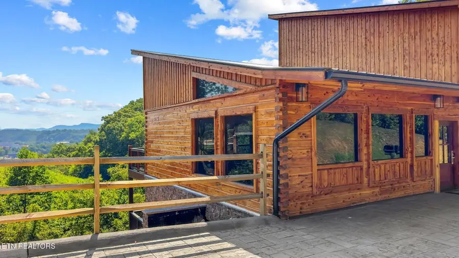 2459 Hawks Nest Way, Sevierville, TN 37862 - Image #2