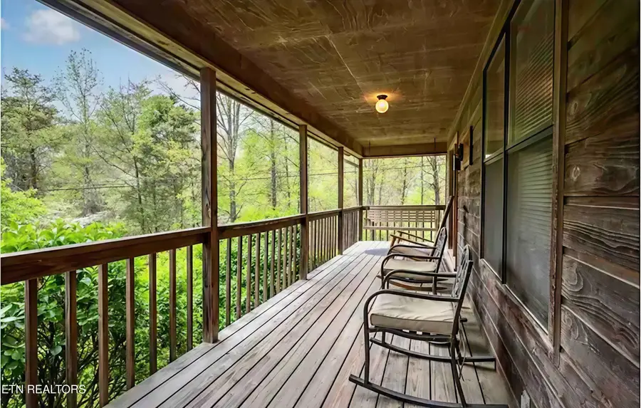 3042 Crestview Court, Sevierville, TN 37862 - Image #2