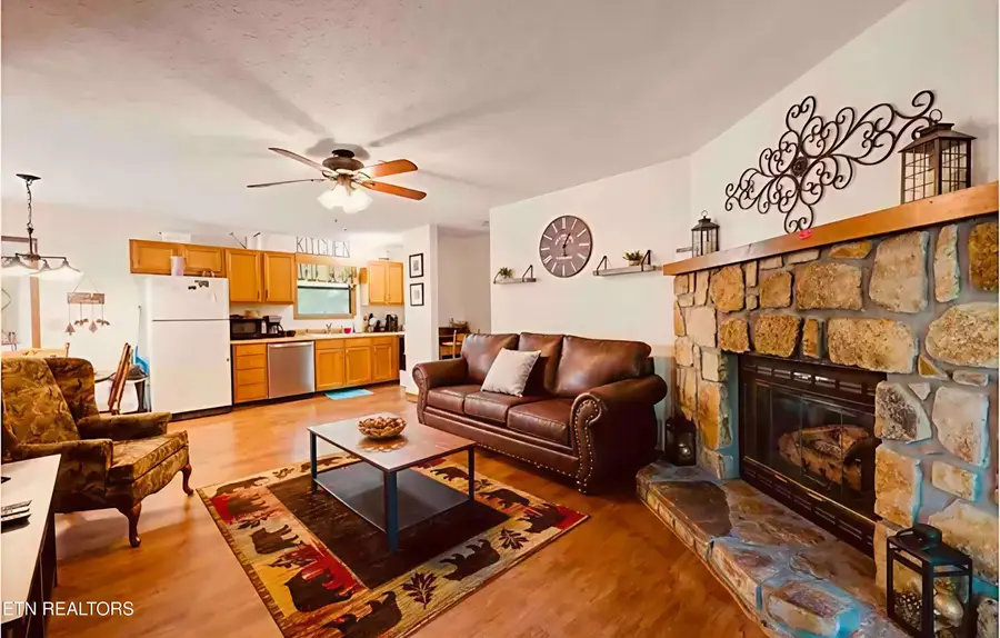 3042 Crestview Court, Sevierville, TN 37862 - Image #3