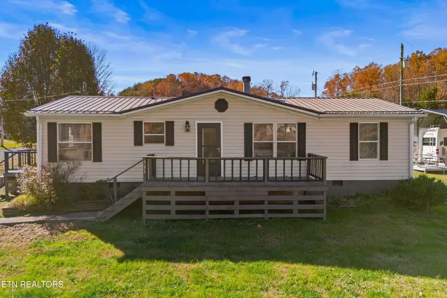 921 Rocky Summit Rd, Bean Station, TN 37708 - Image #2