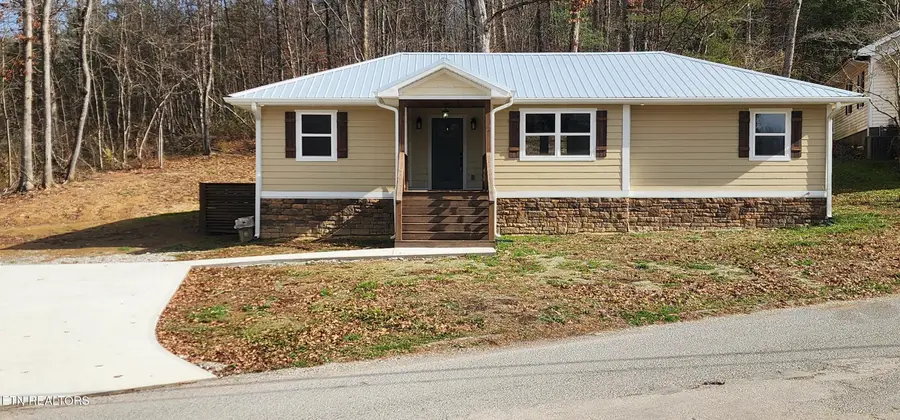 590 Litton Rd, Oneida, TN 37841 - Image #2