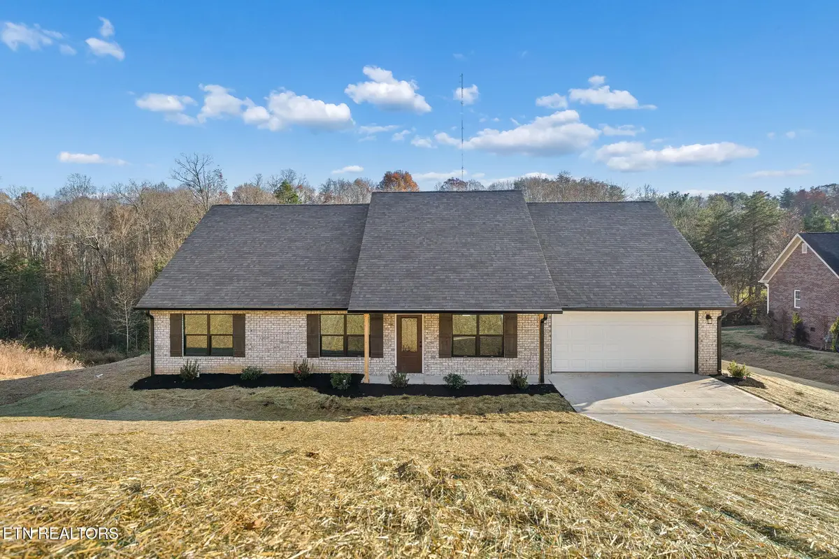 370 Flora Drive, Lenoir City, TN 37771 - Image #1